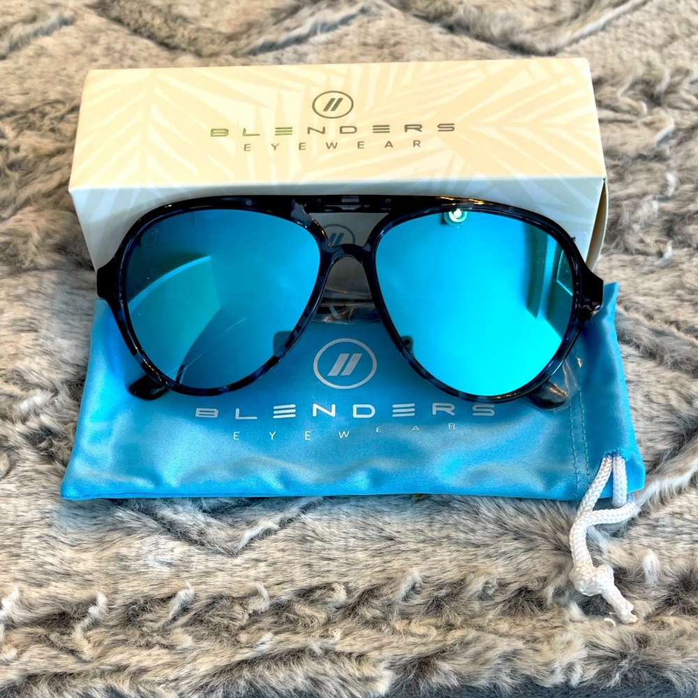 Blenders Hurricane Breeze Blue Tort Sunglasses NWT